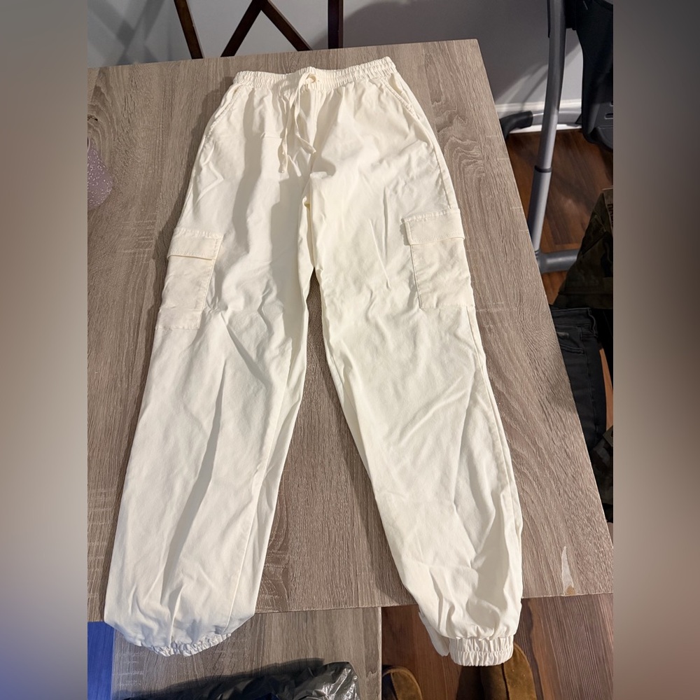 Women's Cream Cargo Joggers